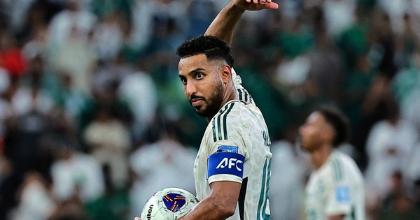 F168 đổi thưởng – Vì sao trọng tài trận Ả Rập Xê Út vs Uruguay mặc áo hồng? - hình ảnh - f168winn.com