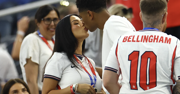 Chuyện ‘yêu’ tại World Cup 2026: Đội tuyển Anh cấm WAGs, còn Messi và Ronaldo thì sao? - hình ảnh - f168winn.com Chuyện ‘yêu’ tại World Cup 2026: Đội tuyển Anh cấm WAGs, còn Messi và Ronaldo thì sao? - hình ảnh - f168winn.com