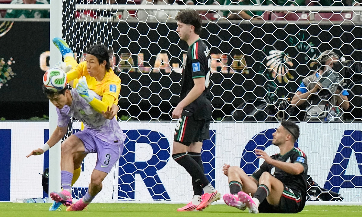 F168 cược thể thao: Mexico vượt qua vòng bảng World Cup 2026 sau sai lầm của thủ môn Hàn Quốc - hình ảnh - f168winn.com