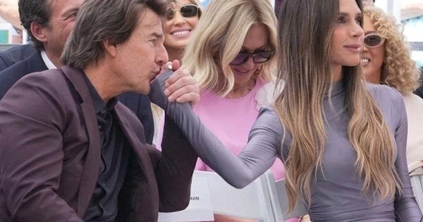 F168 eSports và khoảnh khắc Tom Cruise hôn tay Victoria Beckham gây xôn xao - hình ảnh - f168winn.com