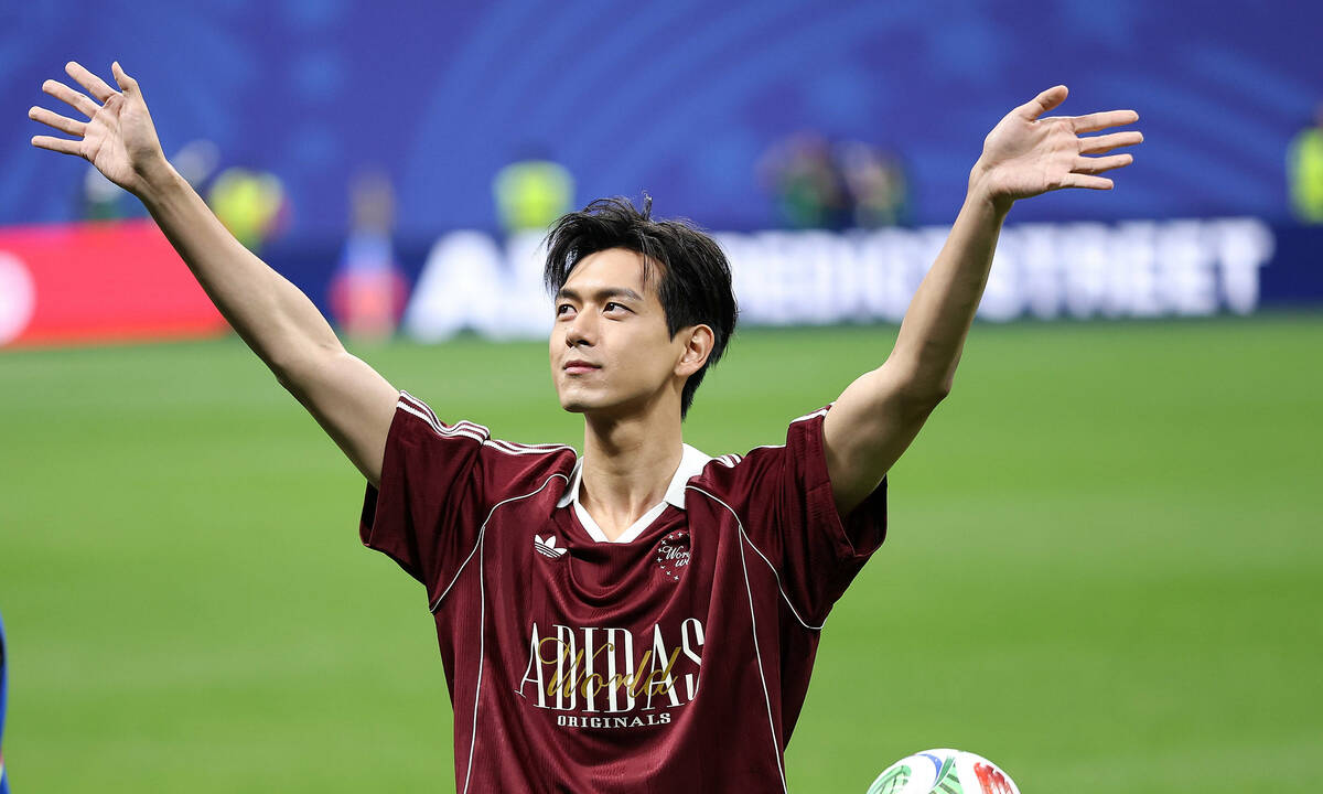 Tài tử Lý Hiện gây sốt trên sân bóng World Cup: góc nhìn mới cho người chơi Việt - hình ảnh - f168winn.com