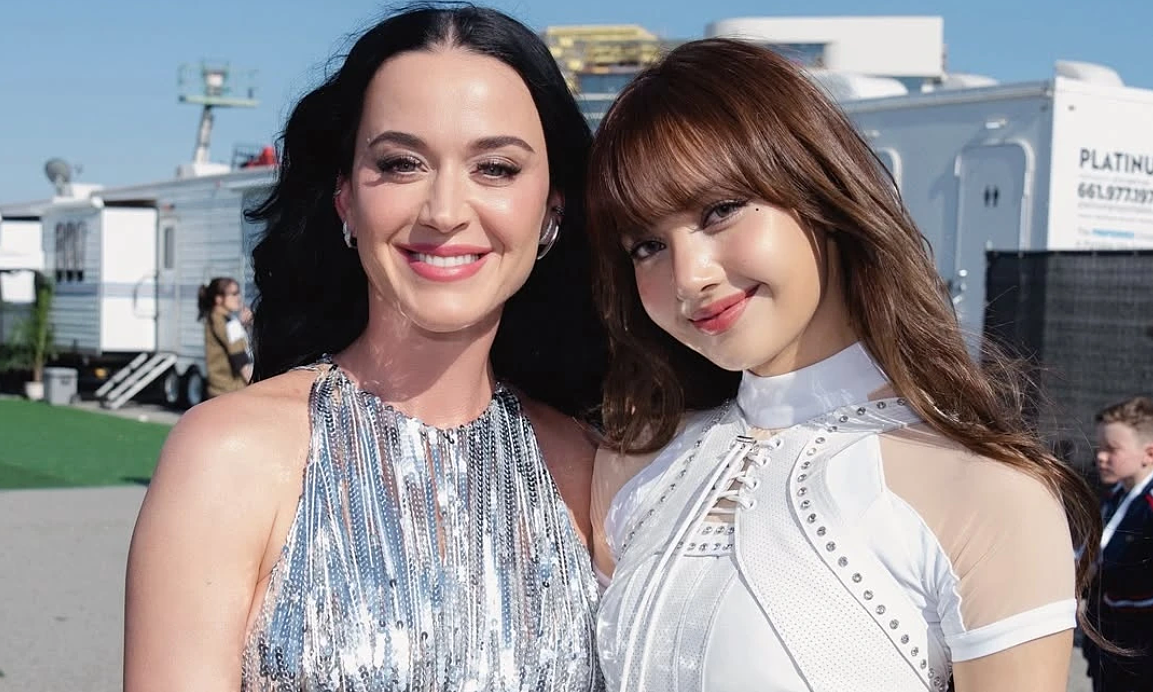 F168 baccarat: Katy Perry và Lisa rạng rỡ hội ngộ sau màn khai mạc World Cup 2026 - hình ảnh - f168winn.com F168 baccarat: Katy Perry và Lisa rạng rỡ hội ngộ sau màn khai mạc World Cup 2026 - hình ảnh - f168winn.com