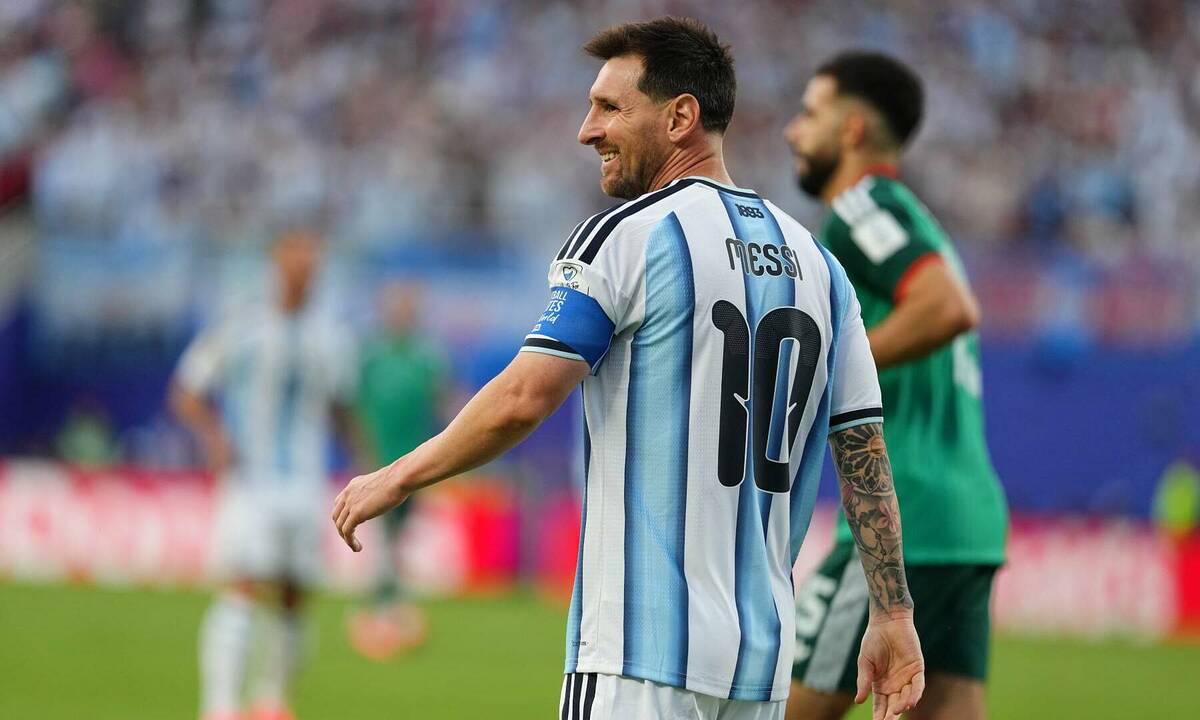 Chiến thuật đi bộ thông minh của Messi và cơ hội cá cược bóng đá online hấp dẫn - hình ảnh - f168winn.com Chiến thuật đi bộ thông minh của Messi và cơ hội cá cược bóng đá online hấp dẫn - hình ảnh - f168winn.com