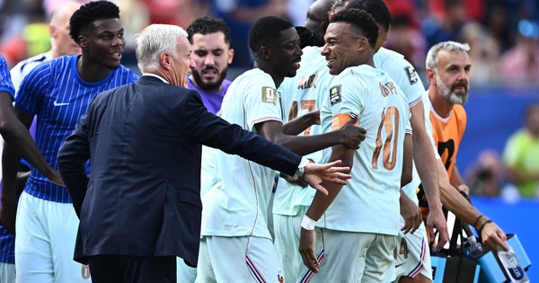 HLV Deschamps đi vào lịch sử World Cup: Mbappe – Dembele tái lập kỳ tích của Brazil: góc nhìn mới cho người chơi Việt - hình ảnh - f168winn.com
