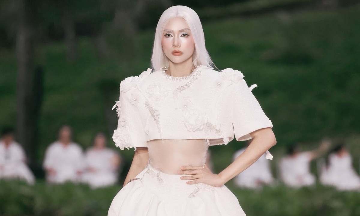 Võ Hoàng Yến catwalk trên môtô địa hình – điểm nhấn show thời trang mùa hè - hình ảnh - f168winn.com