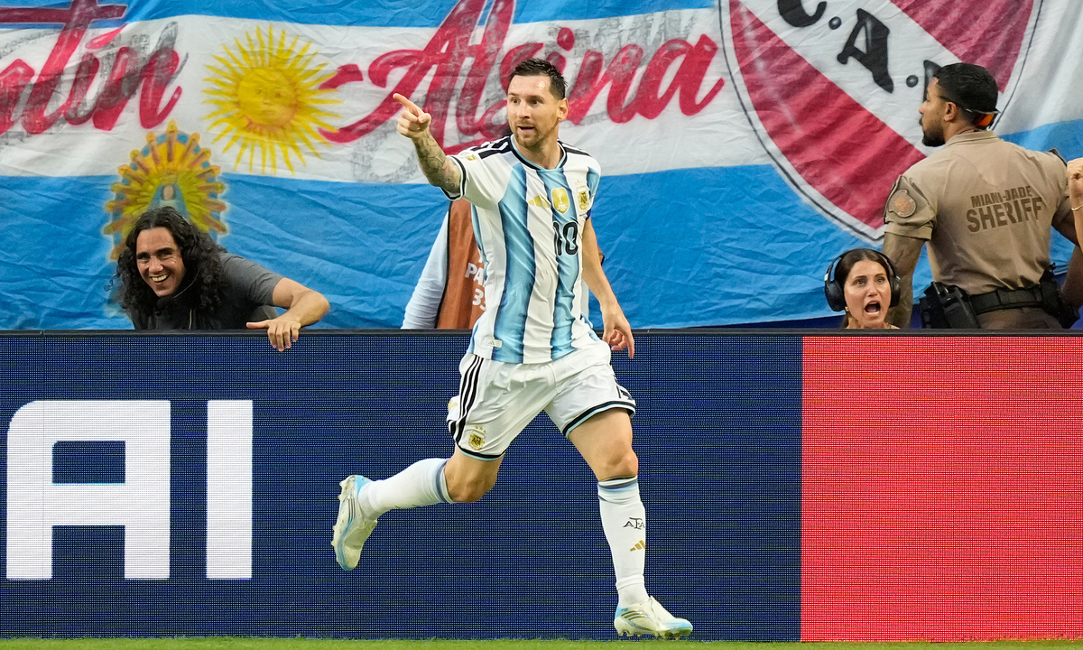 F168 hỗ trợ 24/7: Messi lập kỷ lục World Cup, Argentina thắng nghẹt thở Cape Verde - hình ảnh - f168winn.com