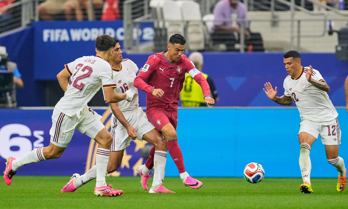 Ronaldo Nhận Điểm Thấp Nhất Trận Thua Tây Ban Nha: Dấu Hỏi Về Tương Lai Ở World Cup 2026 - hình ảnh - f168winn.com Ronaldo Nhận Điểm Thấp Nhất Trận Thua Tây Ban Nha: Dấu Hỏi Về Tương Lai Ở World Cup 2026 - hình ảnh - f168winn.com